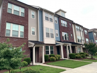 PRIME LOCATION, 3 Bedrooms Suites Apex TH Near HWY, Schools, Shops and Community Amenities!