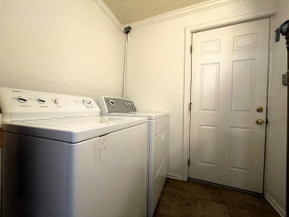 Charming 2 bedroom, 1 bathroom duplex located in the heart of Oklahoma City