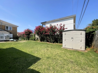 Charming 2 bedroom, 1 bathroom duplex located in the heart of Oklahoma City