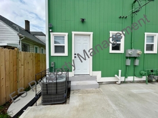 Gorgeous 3 bedroom 1.5 bath duplex near downtown Indy!