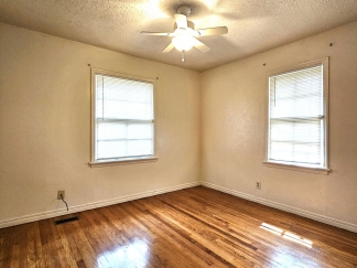 Lovely 2 Bedroom Home With A 1 Car Garage! $200 OFF FIRST FULL MONTHS RENT!!