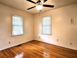 Lovely 2 Bedroom Home With A 1 Car Garage! $200 OFF FIRST FULL MONTHS RENT!!