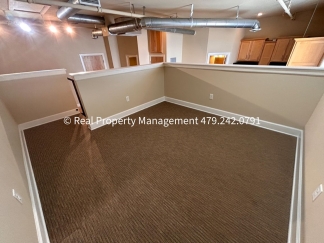 $950 MOVE-IN SPECIAL (does not include application or pet fee) Downtown Studio Apartment