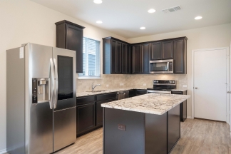 10402 Abana Way - BW+ - No Cats - Blue Team