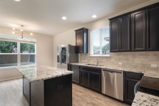 10402 Abana Way - BW+ - No Cats - Blue Team