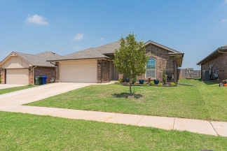 COOMING SOON! Beautiful 3BR Home with Open Floor Plan & Outdoor Fireplace