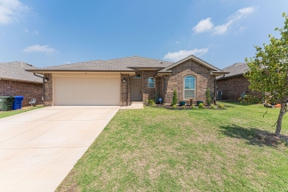 COOMING SOON! Beautiful 3BR Home with Open Floor Plan & Outdoor Fireplace