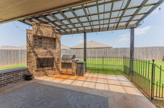 COOMING SOON! Beautiful 3BR Home with Open Floor Plan & Outdoor Fireplace