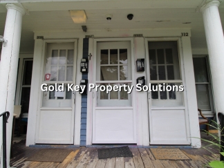 Nicely updated 1 BR 1 BA Upstairs Apartment (SECTION 8 ALLOWED)