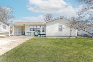 Classic Home in Rogers!