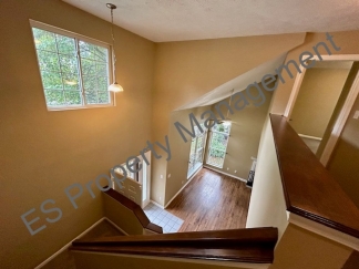 Wonderful 3 Bedroom 2.5 Bathroom Two Story Home in Washington Township!