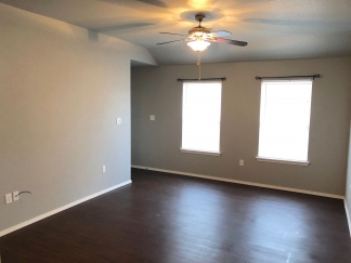Nice 3 Bedroom Duplex in Alma *Coming Available Mid November*