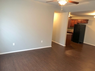 Nice 3 Bedroom Duplex in Alma *Coming Available Mid November*