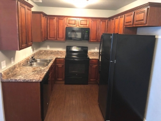 Nice 3 Bedroom Duplex in Alma *Coming Available Mid November*
