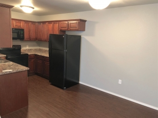 Nice 3 Bedroom Duplex in Alma *Coming Available Mid November*