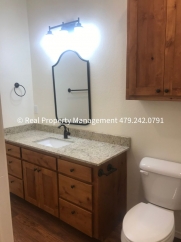 HALF OFF MOVE IN RENT! 3 Bed 2 Bath Stunning house in Pocola!!