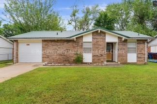 Cute 3 Bedroom/2 Bathroom Home For Rent! **Move In Special**