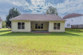 Charming 3-Bedroom Ranch in The Glen at Stewart Mills – Your Perfect Home Awaits!