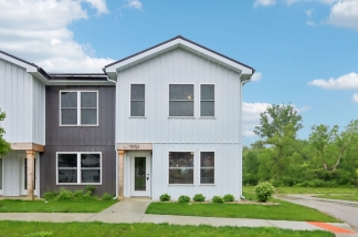 Stunning Newly Built 2 BR 2.5 BA Townhome in Beautiful Yorktown