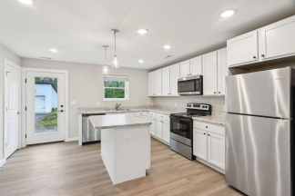 Stunning Newly Built 2 BR 2.5 BA Townhome in Beautiful Yorktown