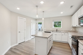Stunning Newly Built 2 BR 2.5 BA Townhome in Beautiful Yorktown