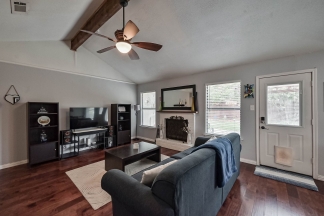 Affordable Corner lot home in Mansfield High District.
