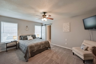 Affordable Corner lot home in Mansfield High District.
