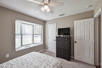 Affordable Corner lot home in Mansfield High District.
