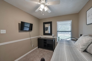 Affordable Corner lot home in Mansfield High District.