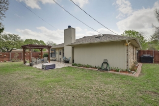 Affordable Corner lot home in Mansfield High District.