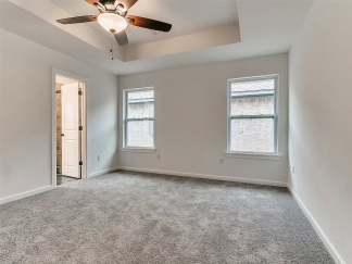 Stunning 3 bedroom 2 bath in Midwest City!