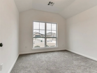 Stunning 3 bedroom 2 bath in Midwest City!