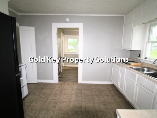 2 Bedroom 1 Bath Home W/ Large Front Porch (Section 8 Approved)