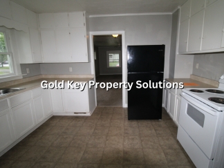 2 Bedroom 1 Bath Home W/ Large Front Porch (Section 8 Approved)