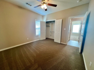 Beautiful 3 Bed/2 Bath Single Story Duplex in Chaffee Crossing! **Move In Special!**