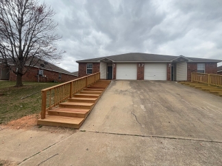 Newly Renovated 3 BR Duplex in Centerton MOVE-IN SPECIAL!!**$300.00 OFF FIRST MONTH'S RENT**