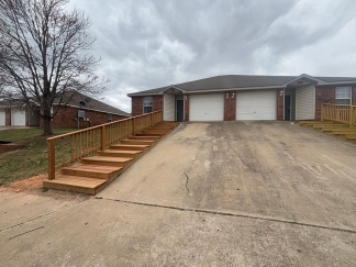 Newly Renovated 3 BR Duplex in Centerton MOVE-IN SPECIAL!!**$300.00 OFF FIRST MONTH'S RENT**