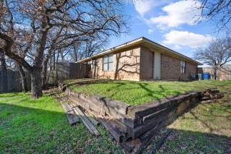 Kennedale 2-bed 2-bath Duplex