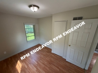 Charming 1-Bedroom Duplex with Convenient Shared Laundry – Affordable Living!