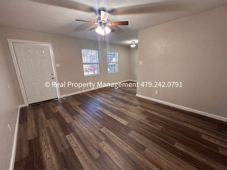 Cozy apartment ready now! 1 Bed 1 Bath Downstairs Apartment