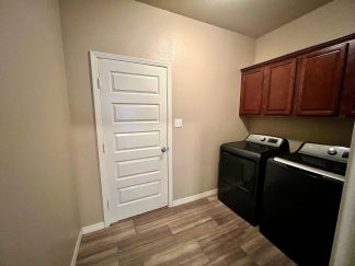 Beautiful 3 Bedroom Home with Spacious Bonus Room Available Mid February