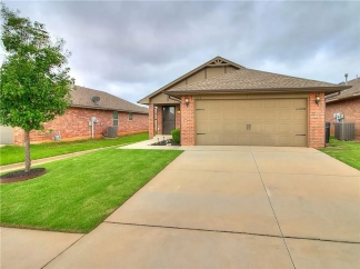 Charming 3 Bedroom 2 Bath home in Moore, OK!