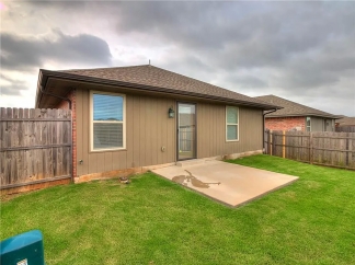 Charming 3 Bedroom 2 Bath home in Moore, OK!