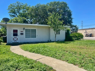 Charming 3 Bedroom Home with Detached Garage in South San Antonio