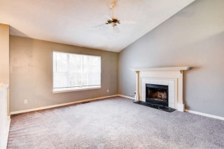 Charming Property  -Finished Basment/Private Park - New Carpet