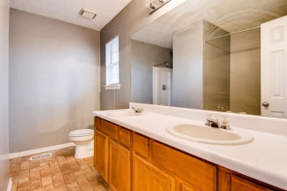 Charming Property  -Finished Basment/Private Park - New Carpet