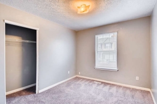Charming Property  -Finished Basment/Private Park - New Carpet