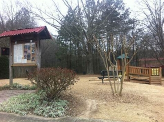 Charming Property  -Finished Basment/Private Park - New Carpet