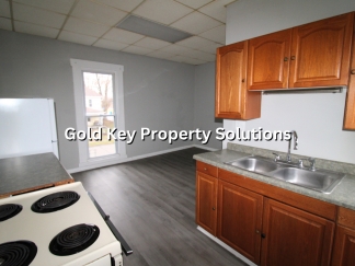 MOVE IN SPECIAL!! 1/2 OFF 1st MONTH'S RENT!! Large Middletown 2 BR 1 BA Upstairs Apartment (NO SECTION 8)