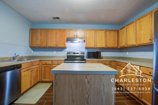 8637 Chloe Ln - Available Now!